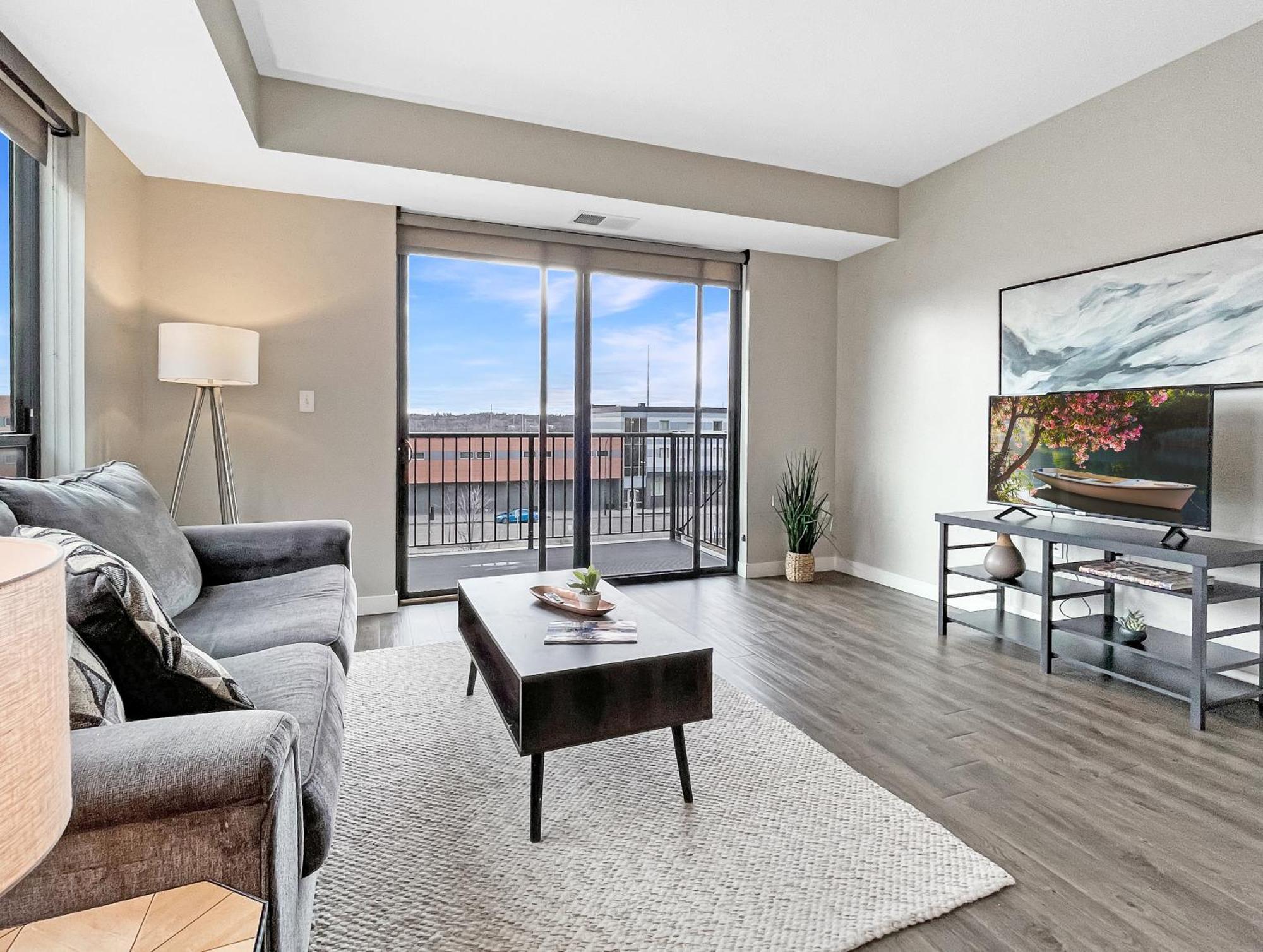 Large Downtown 2Br -Hot Tub-Downtown! Apartment Des Moines Bagian luar foto